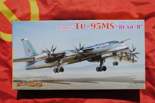 Cyber Hobby 2014 Tupolev Tu-95MS 